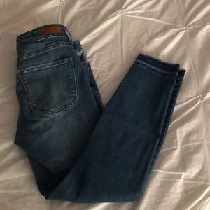 Abercrombie frayed hem ankle jean